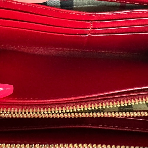 EUC Authentic Burberry zip around wallet.Red - Picture 6 of 11